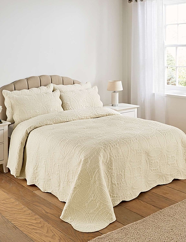 Olivia Quiled Bedspread Set